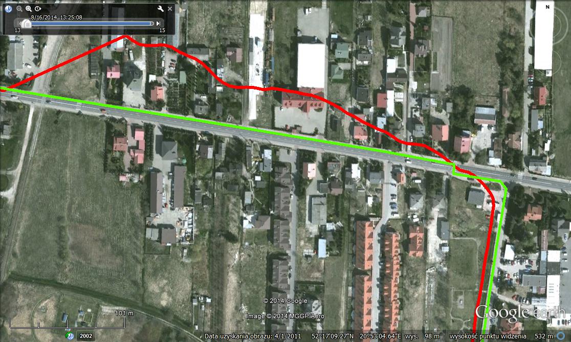 Porównanie śladu z odbiornika GPS (kolor czerwony) z rzeczywistą trasą spaceru (zielony)